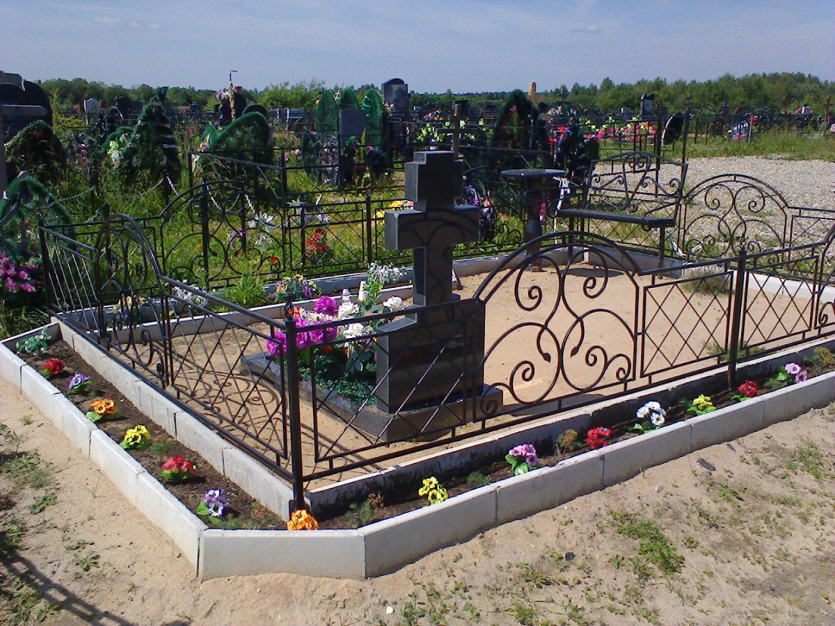 Ogradka-na-mogilu-ceny